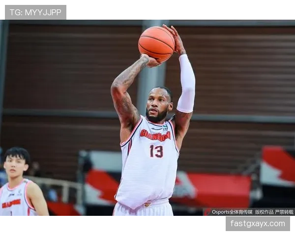 戴维斯状态回暖表现稳健，助球队取胜成关键功臣